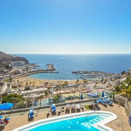 Апартаменты A Cliffside Ocean View Sanctuary For Couples Моган